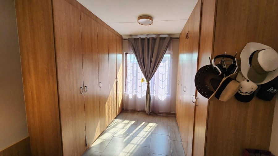 To Let 3 Bedroom Property for Rent in Cashan North West